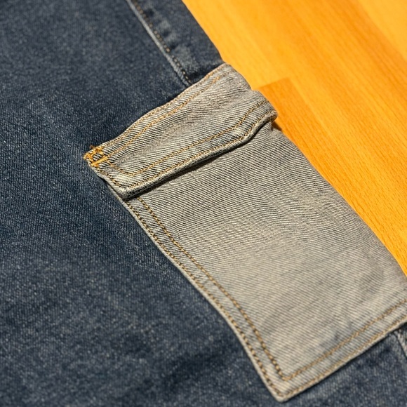 Hollister Ultra High-Rise Cargo Dad Jeans (Size 3 Short) - Picture 3 of 6